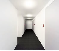 プライバシー効果の高い 室内型の共用廊下